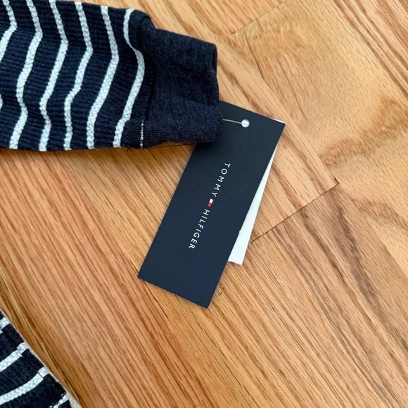 Tommy Hilfiger Baby Boy 2 Piece Outfit Set - Picture 9 of 12